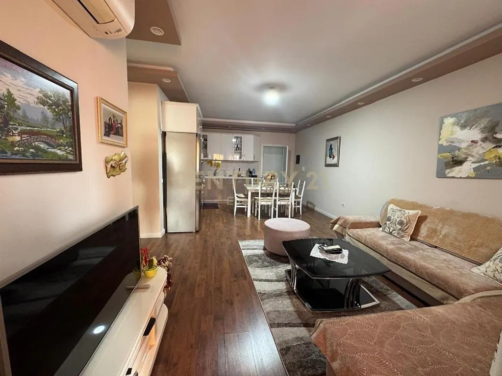 Lägenhet Ra&Ko Apartament Tirana